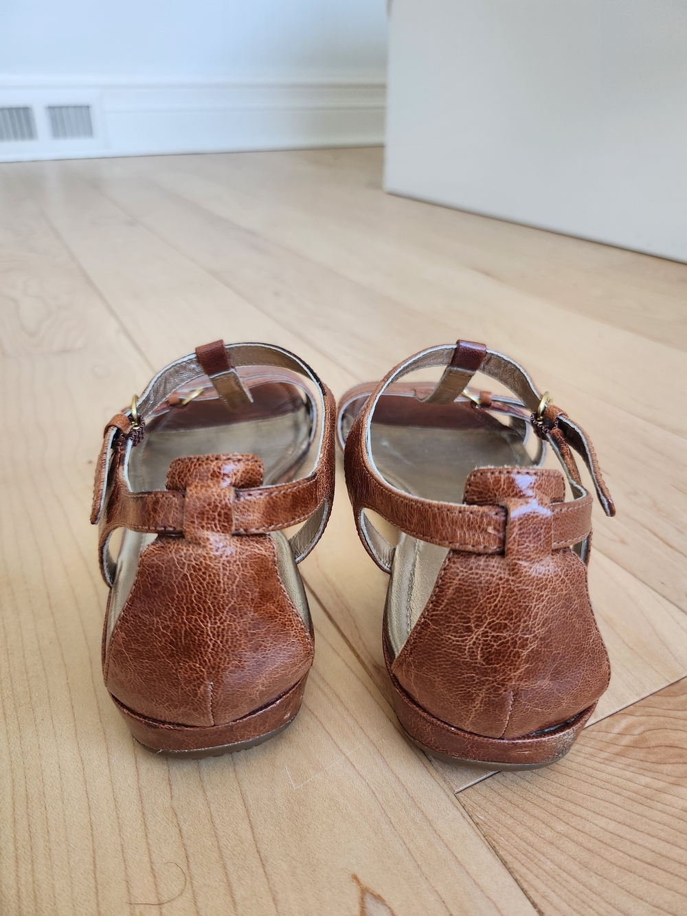 ECCO Brown Leather T-Strap Women's Sandals Size 37 - Picture 6 of 10